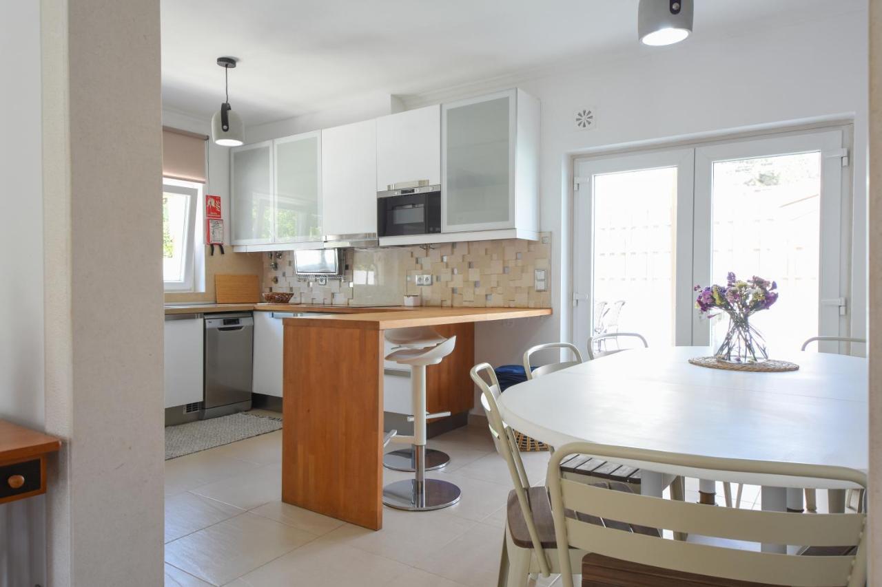 Aroeira Villa With Heated Pool By Golf Course, Beach And Lisbon Exterior photo